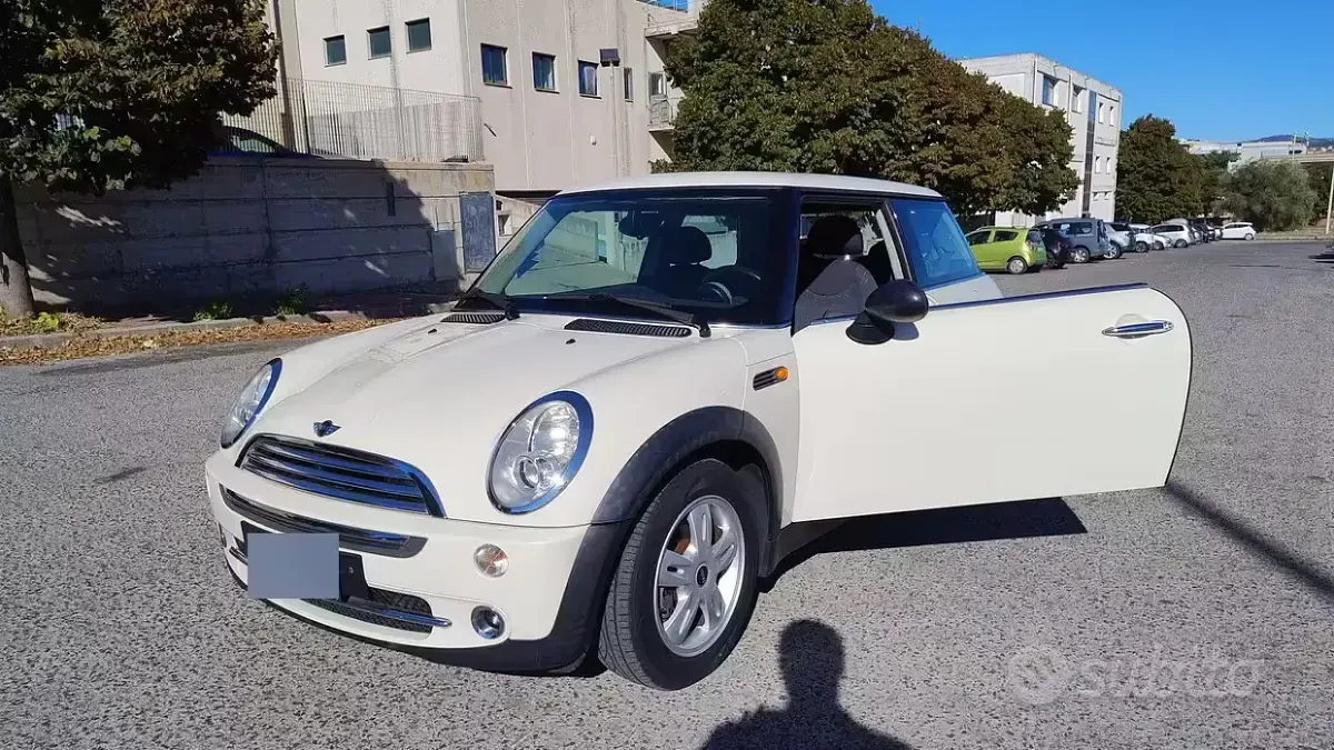 Usata Mini ONE 90 CV (66 kW) 2004 Utilitaria