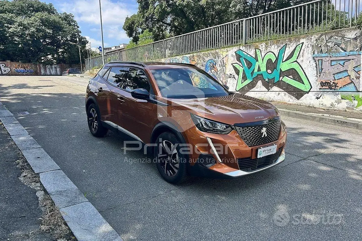 Usata Peugeot 2008 Allure 131 CV (96 kW) 2023 Arancione SUV