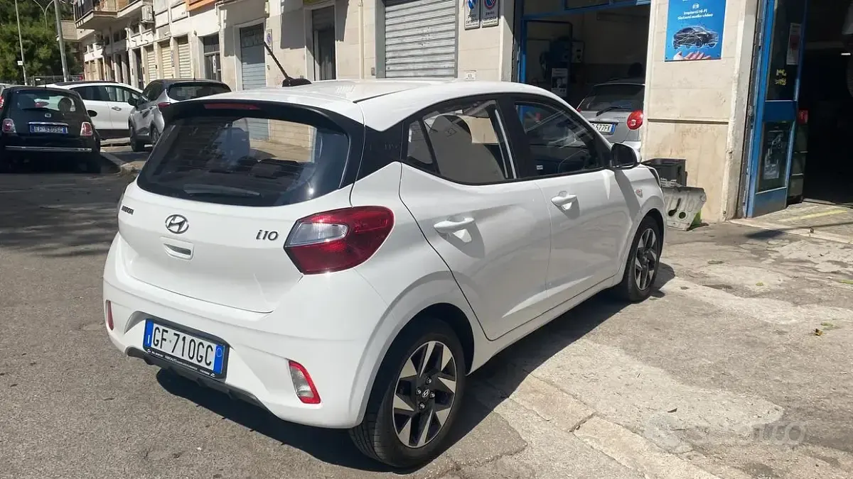 Usata Hyundai i10 67 CV (49 kW) 2021 Bianco Utilitaria