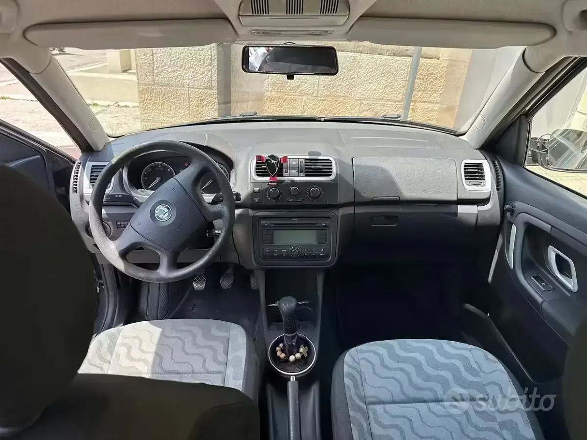 Usata Skoda Roomster 80 CV (58 kW) 2008 Grigio Monovolume