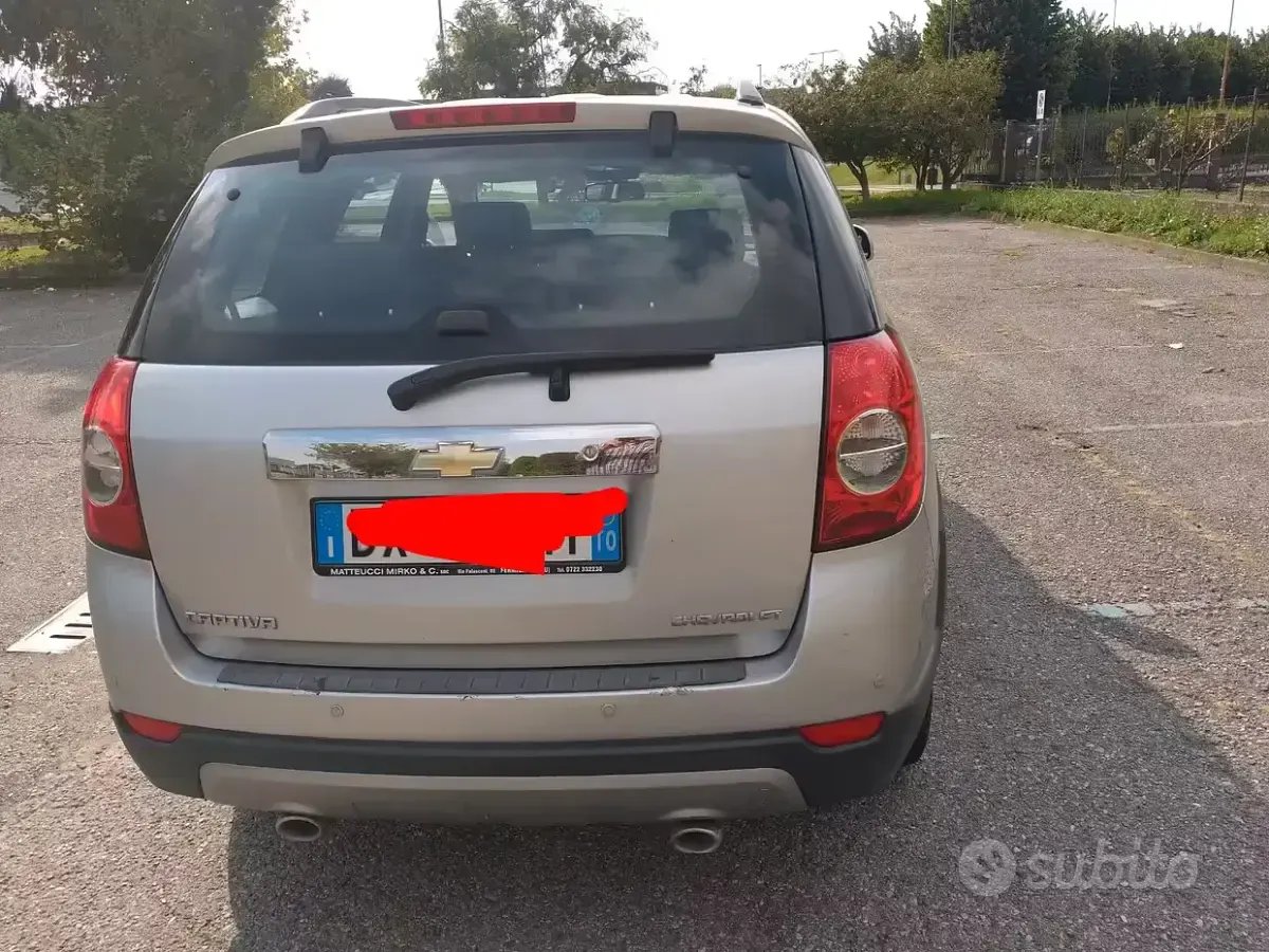 Usata Chevrolet Captiva 127 CV (93 kW) 2009 Grigio SUV
