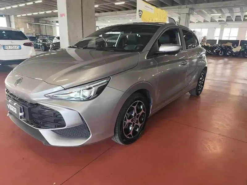 Usata MG MG3 Luxury 194 CV (142 kW) 2024 Argento Utilitaria