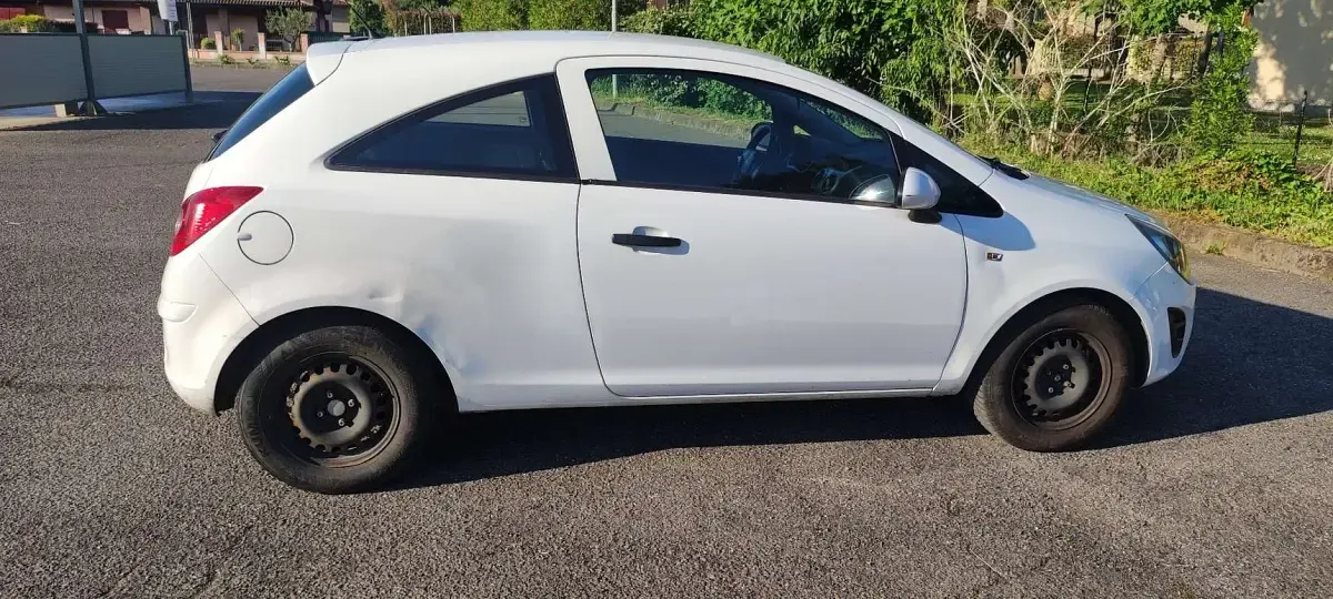 Usata Opel Corsa 75 CV (55 kW) 2014 Utilitaria
