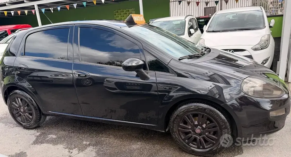 Usata Fiat Punto Lounge 75 CV (55 kW) 2014 Nero Utilitaria