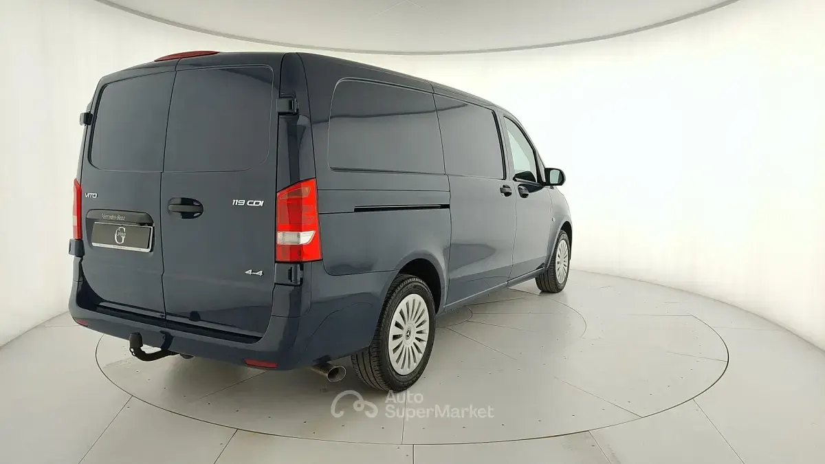 Usata Mercedes Vito 190 CV (139 kW) 2022 Blu Furgone