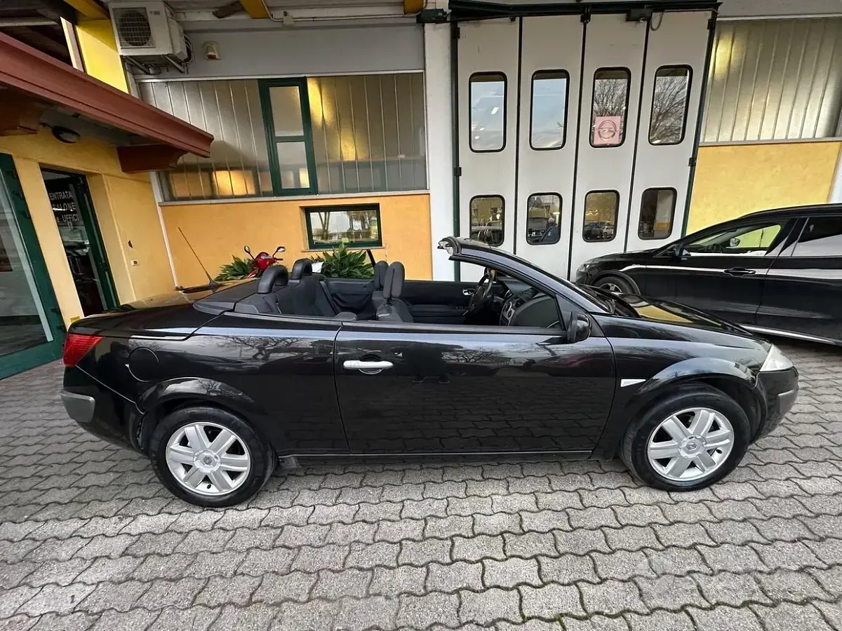 Usata Renault Mégane II 120 CV (88 kW) 2005 Nero Cabrio
