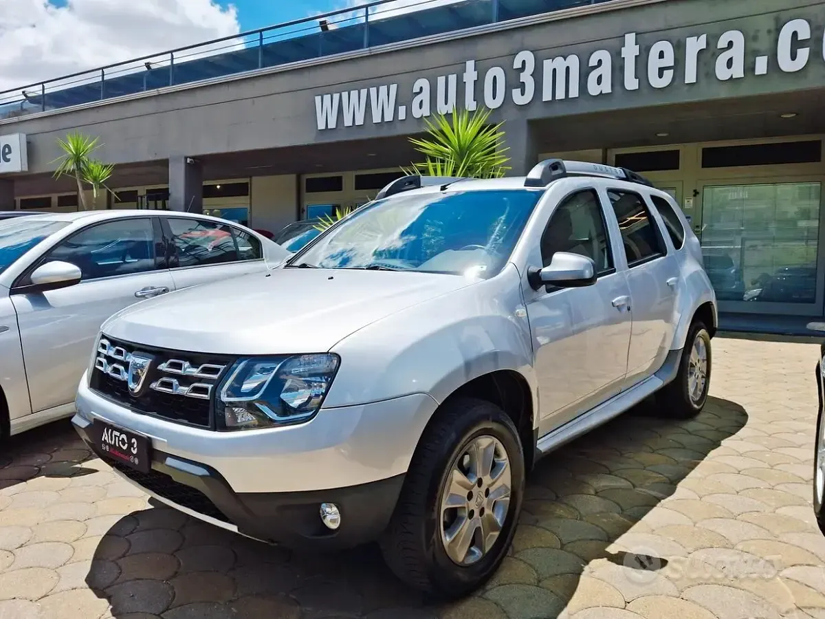 Usata Dacia Duster Lauréate 109 CV (80 kW) 2014 Grigio SUV