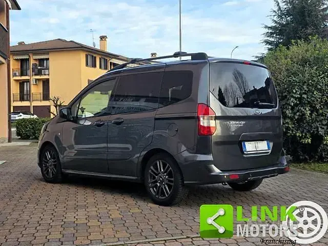 Usata Ford Tourneo Courier Sport 101 CV (74 kW) 2019 Grigio scuro Monovolume