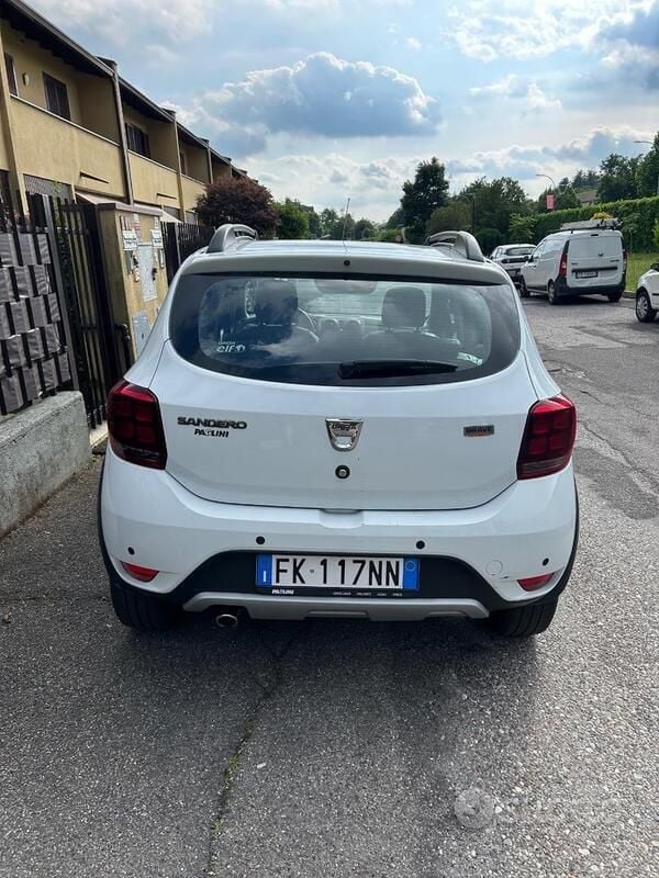 Usata Dacia Sandero 90 CV (66 kW) 2017 Bianco Utilitaria
