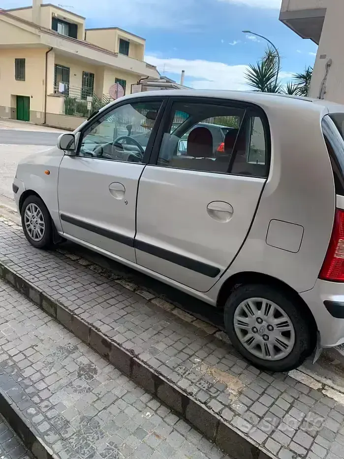 Usata Hyundai Atos 63 CV (46 kW) 2005 Grigio Utilitaria