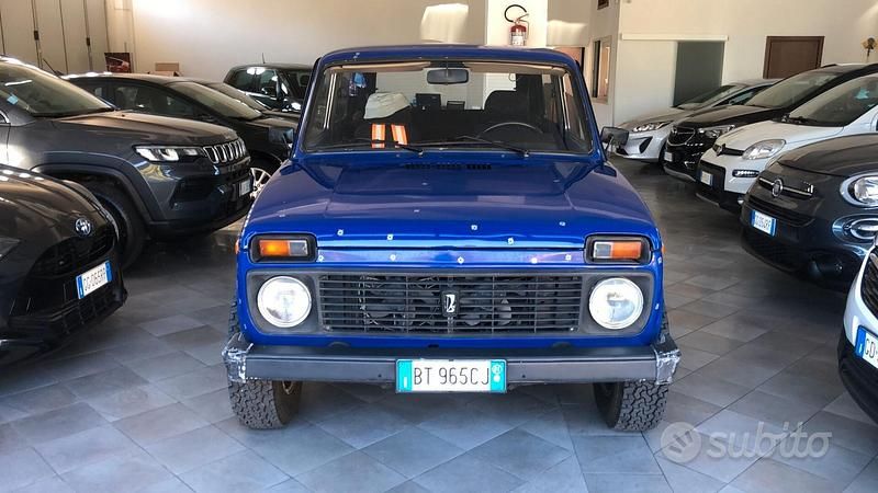 Usata Lada niva 75 CV (55 kW) 2001 Viola SUV