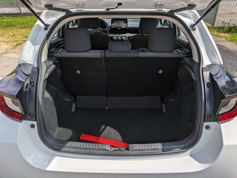 Usata Toyota Yaris Active 72 CV (52 kW) 2022 Bianco Berlina