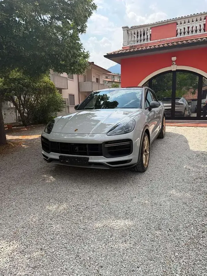 Usata Porsche Cayenne 640 CV (470 kW) 2022 Grigio SUV