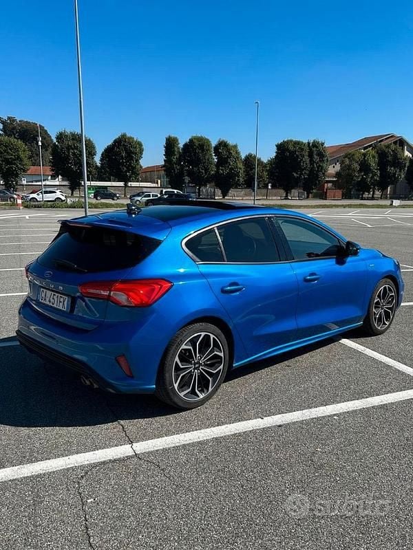Blu/azzurro Usata 2020 Ford Focus ST-Line Berlina | 17.800 € (Cara) - Immagine 1/4