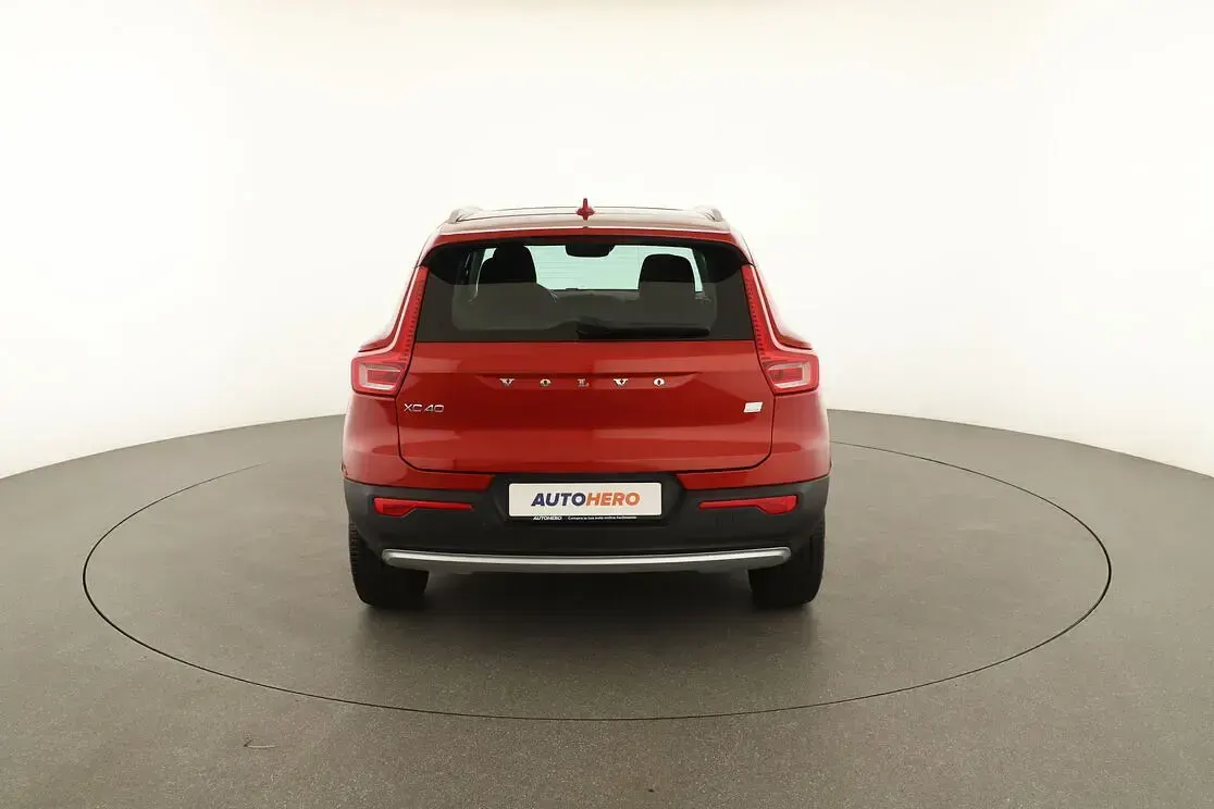 Usata Volvo XC40 Inscription 211 CV (155 kW) 2022 Rosso SUV