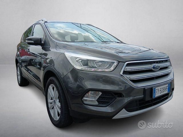Usata Ford Kuga Business Edition 120 CV (88 kW) 2019 Grigio scuro SUV