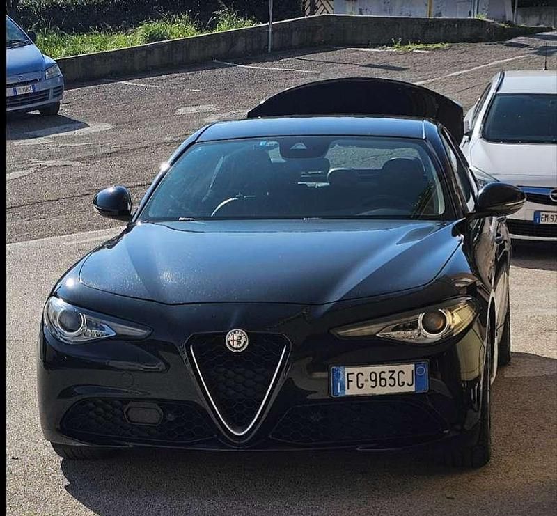 Usata Alfa Romeo Giulia Business 179 CV (131 kW) 2016 Nero Berlina