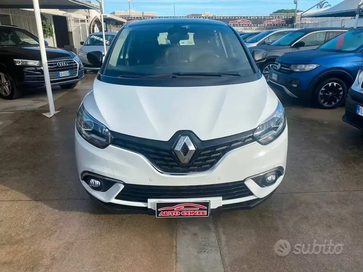 Usata Renault Scénic Zen 110 CV (80 kW) 2017 Grigio Monovolume