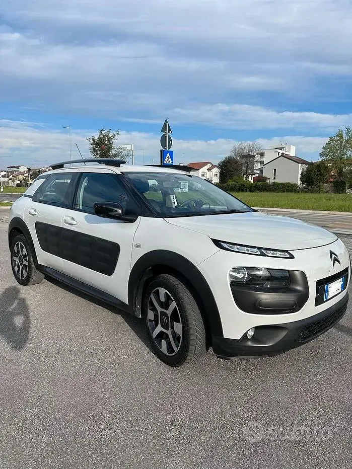 Usata Citroën C4 Cactus Shine 92 CV (67 kW) 2018 Utilitaria