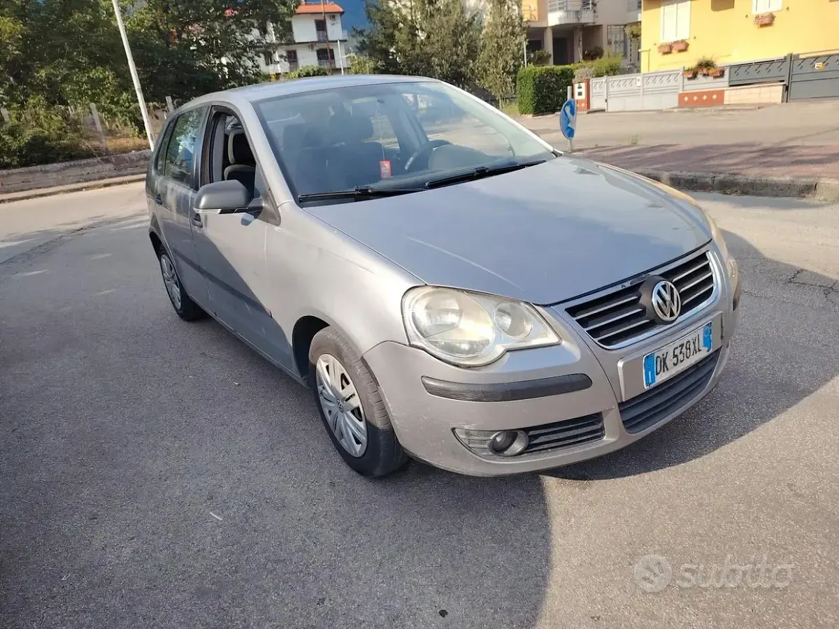 Usata VW Polo Comfortline 69 CV (50 kW) 2008 Grigio Utilitaria