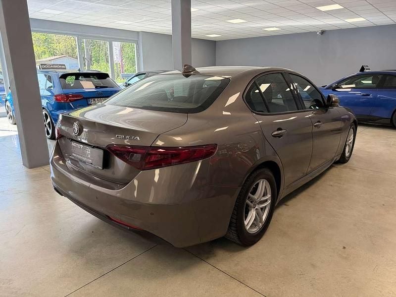 Usata Alfa Romeo Giulia Business 180 CV (132 kW) 2018 Grigio Berlina