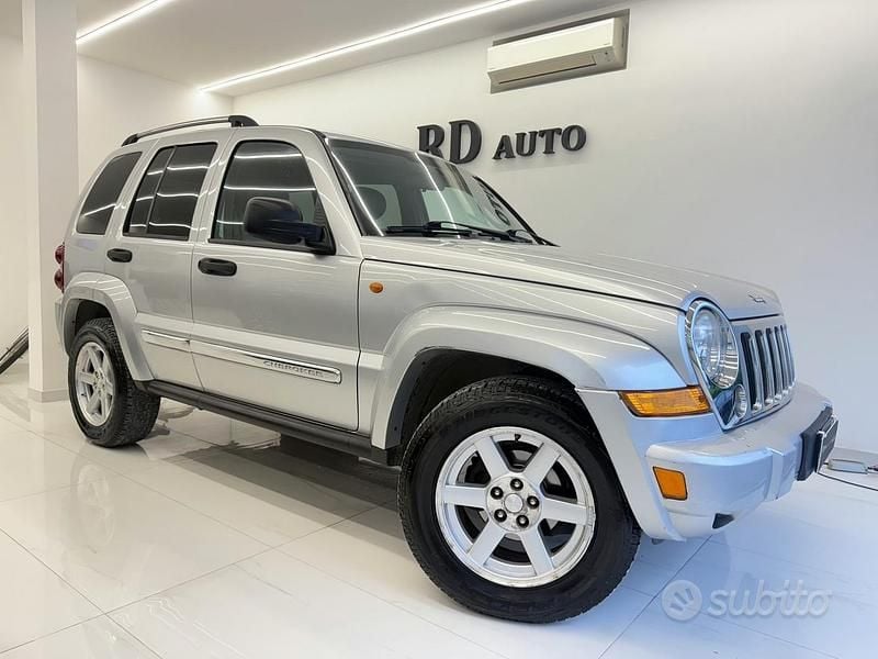 Usata Jeep Cherokee Limited 177 CV (130 kW) 2008 Grigio SUV