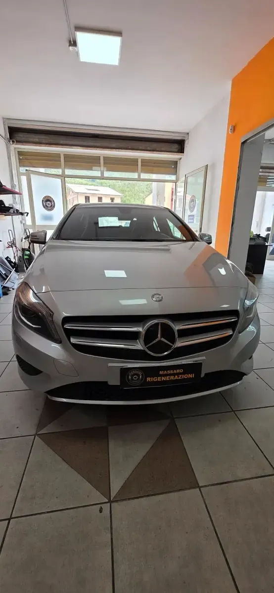 Usata Mercedes A180 109 CV (80 kW) 2016 Argento Utilitaria