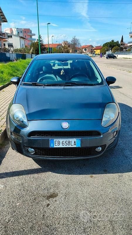 Usata Fiat Punto 77 CV (56 kW) 2012 Utilitaria