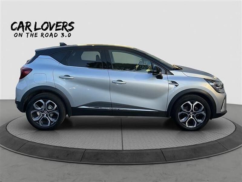 Usata Renault Captur Intens 101 CV (74 kW) 2023 Grigio chiaro SUV
