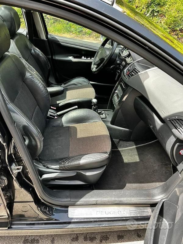 Usata Peugeot 207 109 CV (80 kW) 2006 Nero Utilitaria