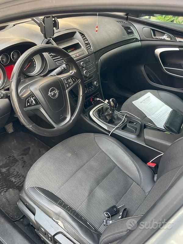 Usata Opel Insignia Cosmo 131 CV (96 kW) 2010 Grigio Station wagon