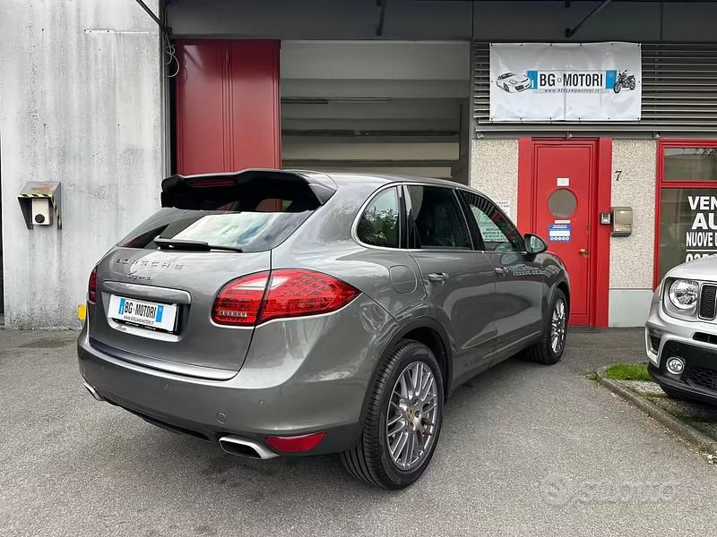Usata Porsche Cayenne 245 CV (180 kW) 2013 Grigio SUV