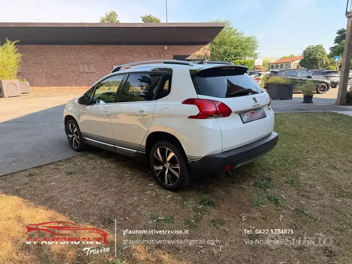 Usata Peugeot 2008 S 92 CV (67 kW) 2015 Bianco SUV