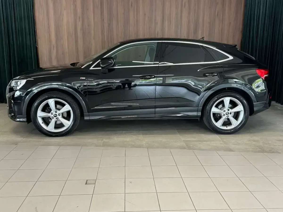 Usata Audi Q3 Sportback S-Line 150 CV (110 kW) 2022 Mythosschwarz metallic SUV