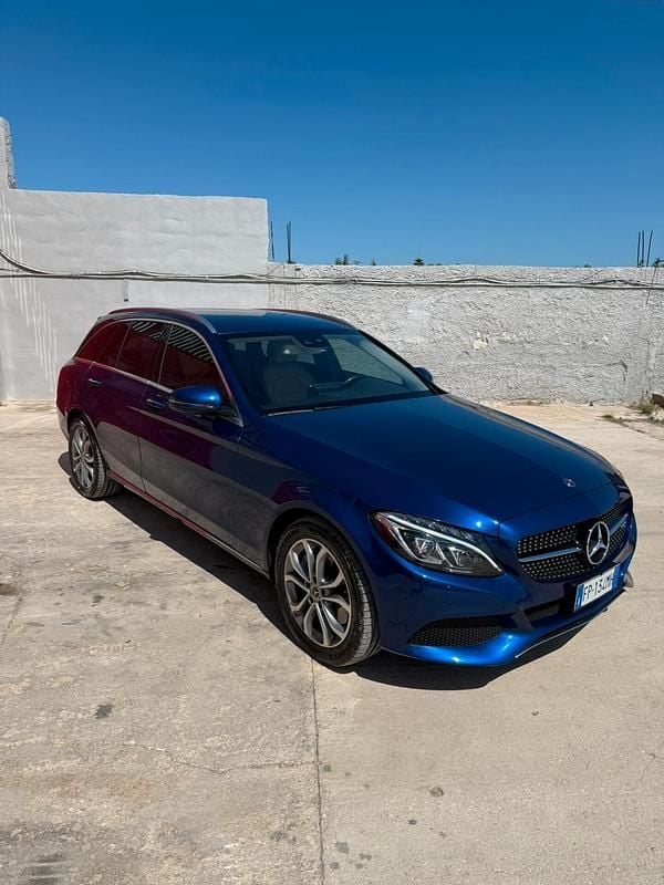 Usata Mercedes C250 203 CV (149 kW) 2018 Blu Station wagon