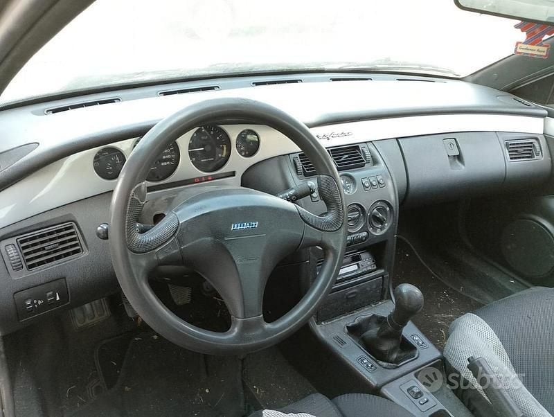 Usata Fiat Coupé 131 CV (96 kW) 1999 Grigio Coupé