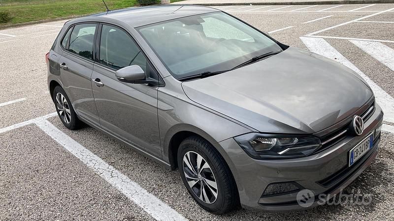 Usata VW Polo Comfortline 95 CV (69 kW) 2020 Grigio Berlina