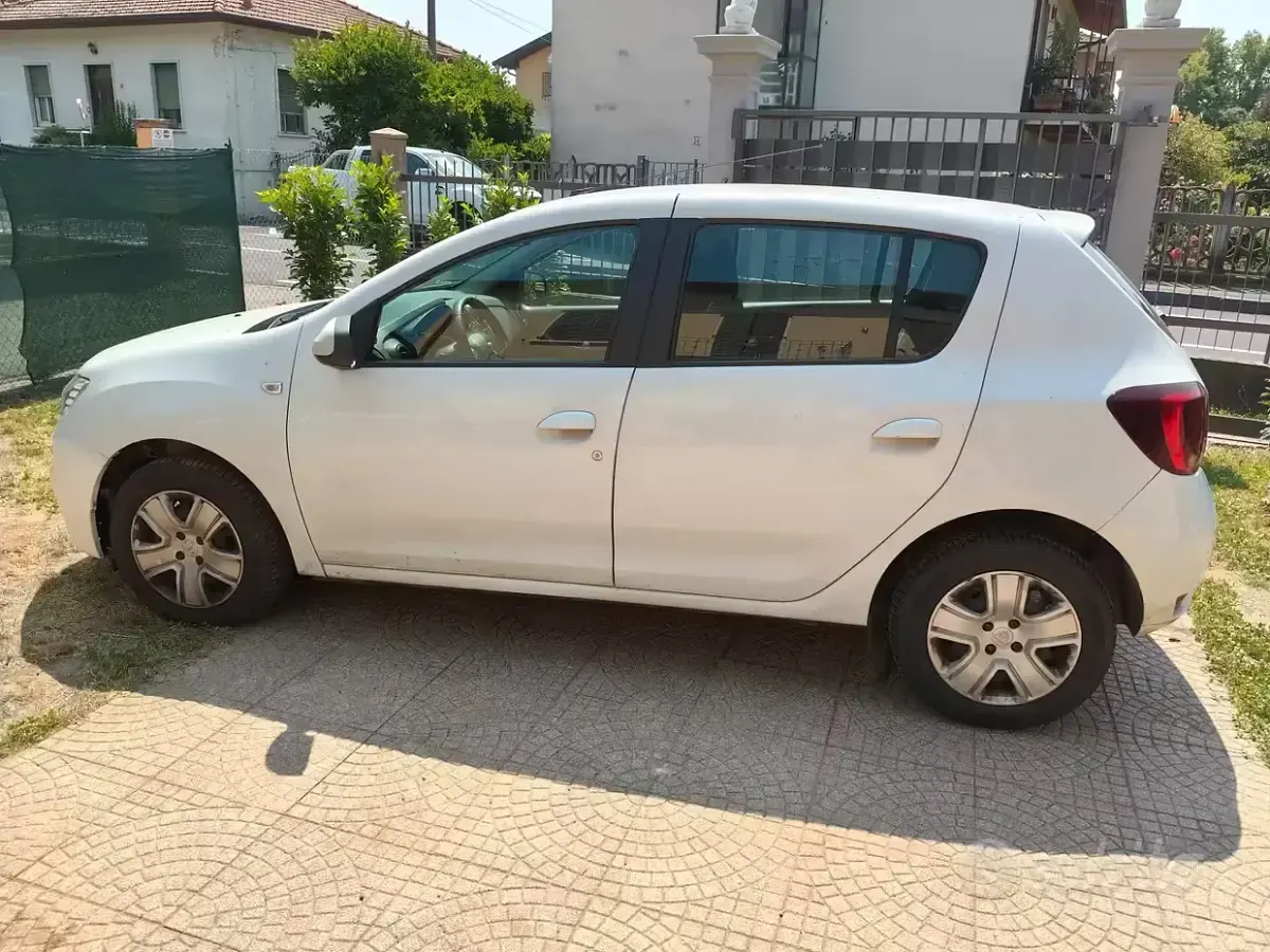 Usata Dacia Sandero 90 CV (66 kW) 2016 Bianco Berlina