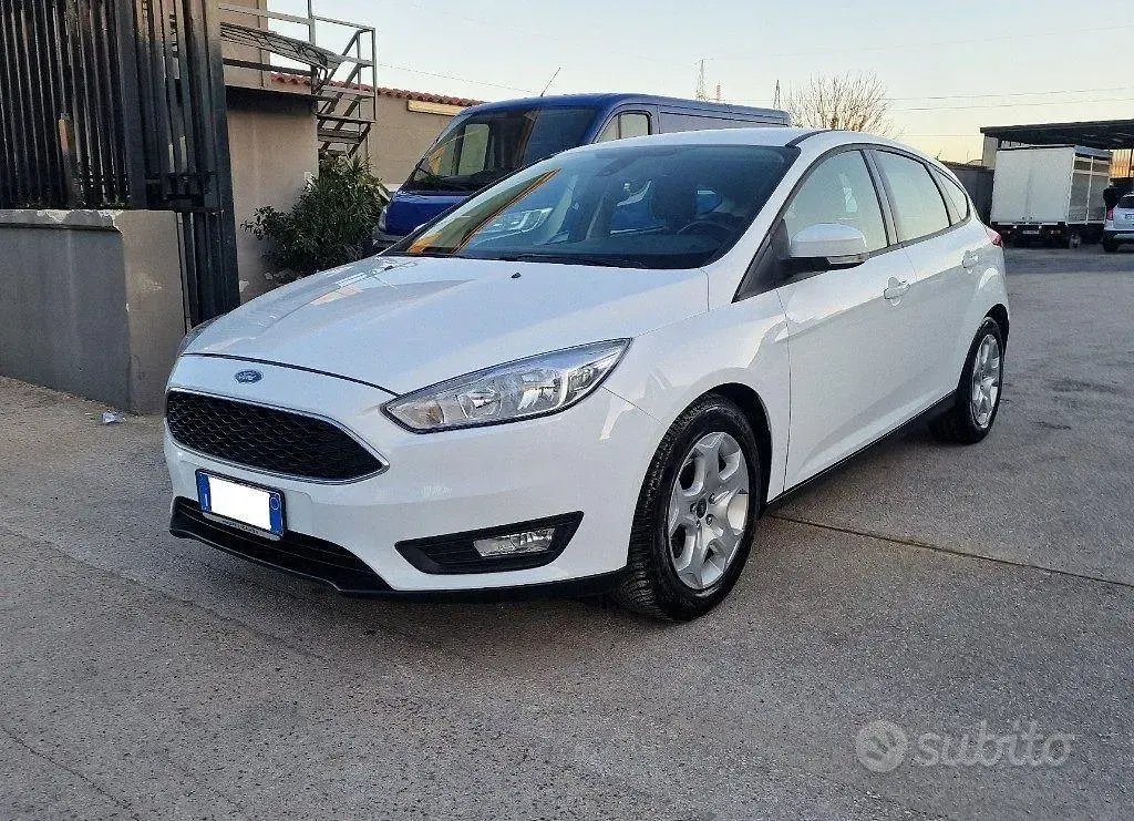 Usata Ford Focus 95 CV (69 kW) 2017 Bianco pastello Berlina