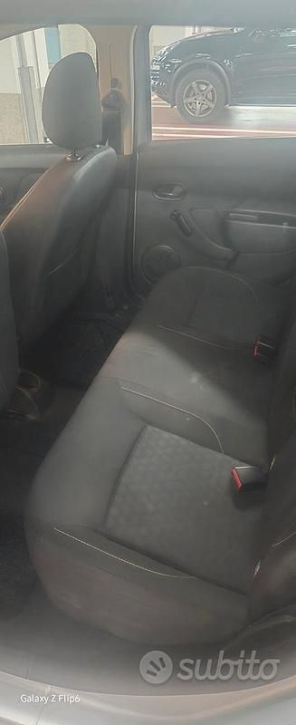 Usata Dacia Sandero 75 CV (55 kW) 2013 Grigio Utilitaria