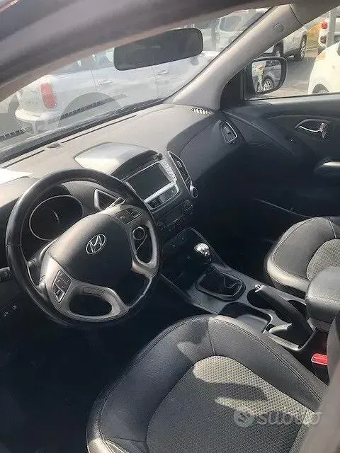 Usata Hyundai ix35 Xpossible 115 CV (84 kW) 2013 Nero SUV