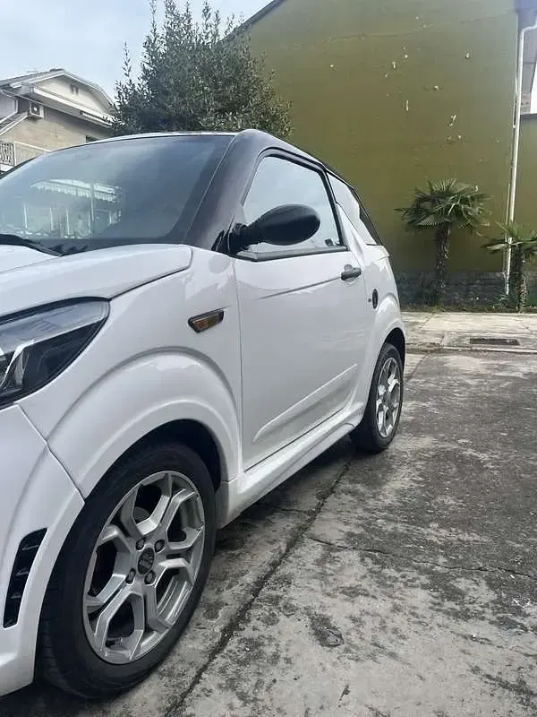 Usata Ligier JS50 10 CV (7 kW) 2021 Utilitaria