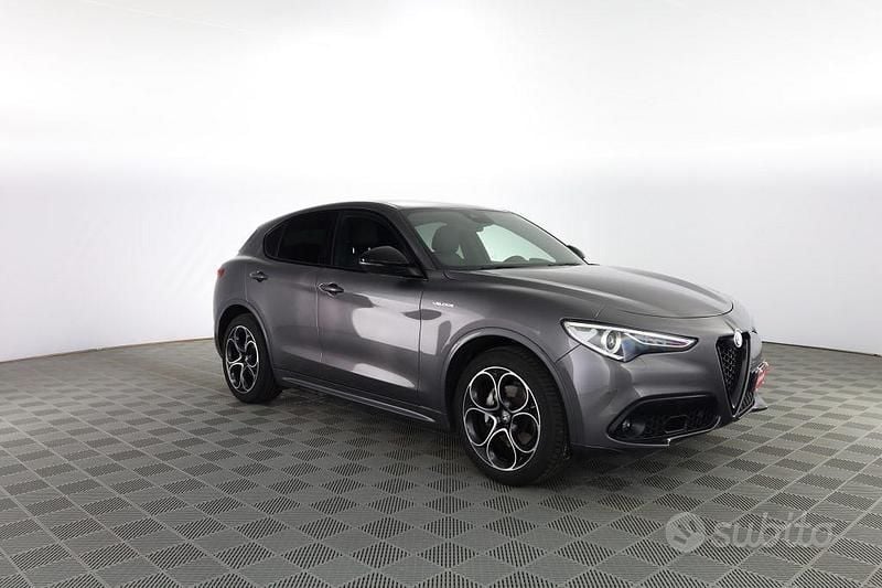 Usata Alfa Romeo Stelvio Veloce 210 CV (154 kW) 2023 Grigio vesuvio SUV