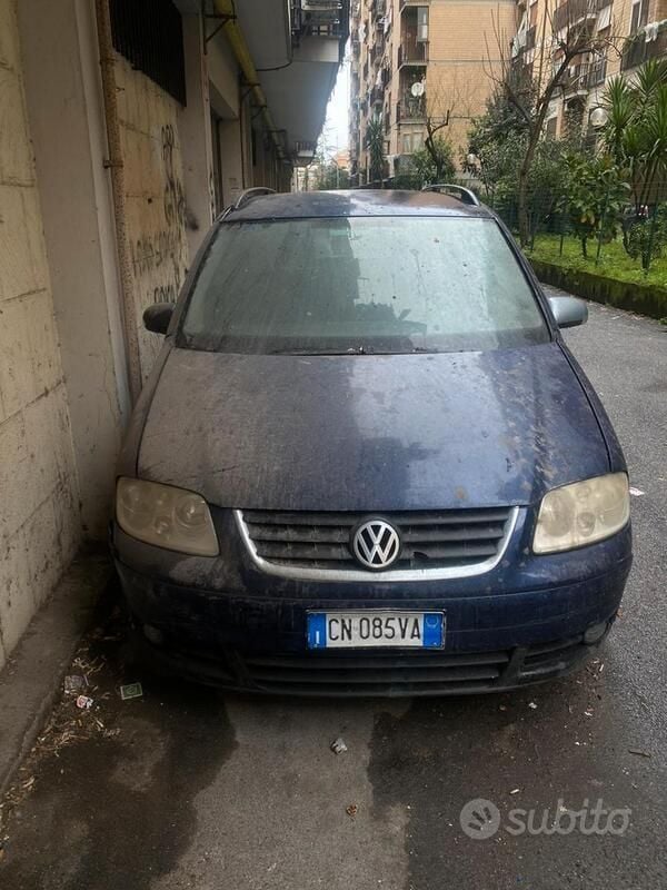 Usata 2005 VW Touran Monovolume | 1800 € (Super prezzo) - Immagine 1/4