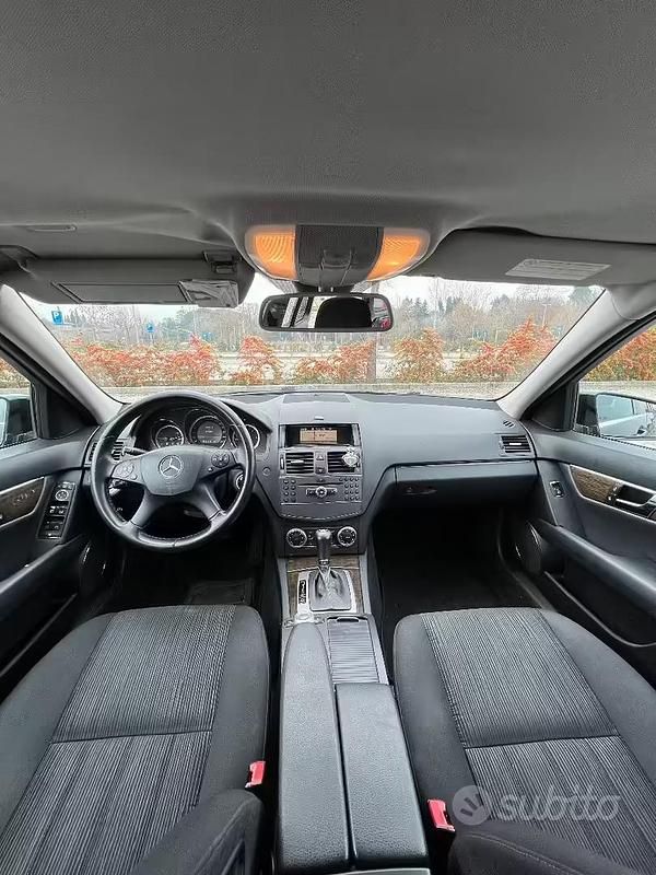 Usata Mercedes C200 136 CV (100 kW) 2010 Nero Station wagon