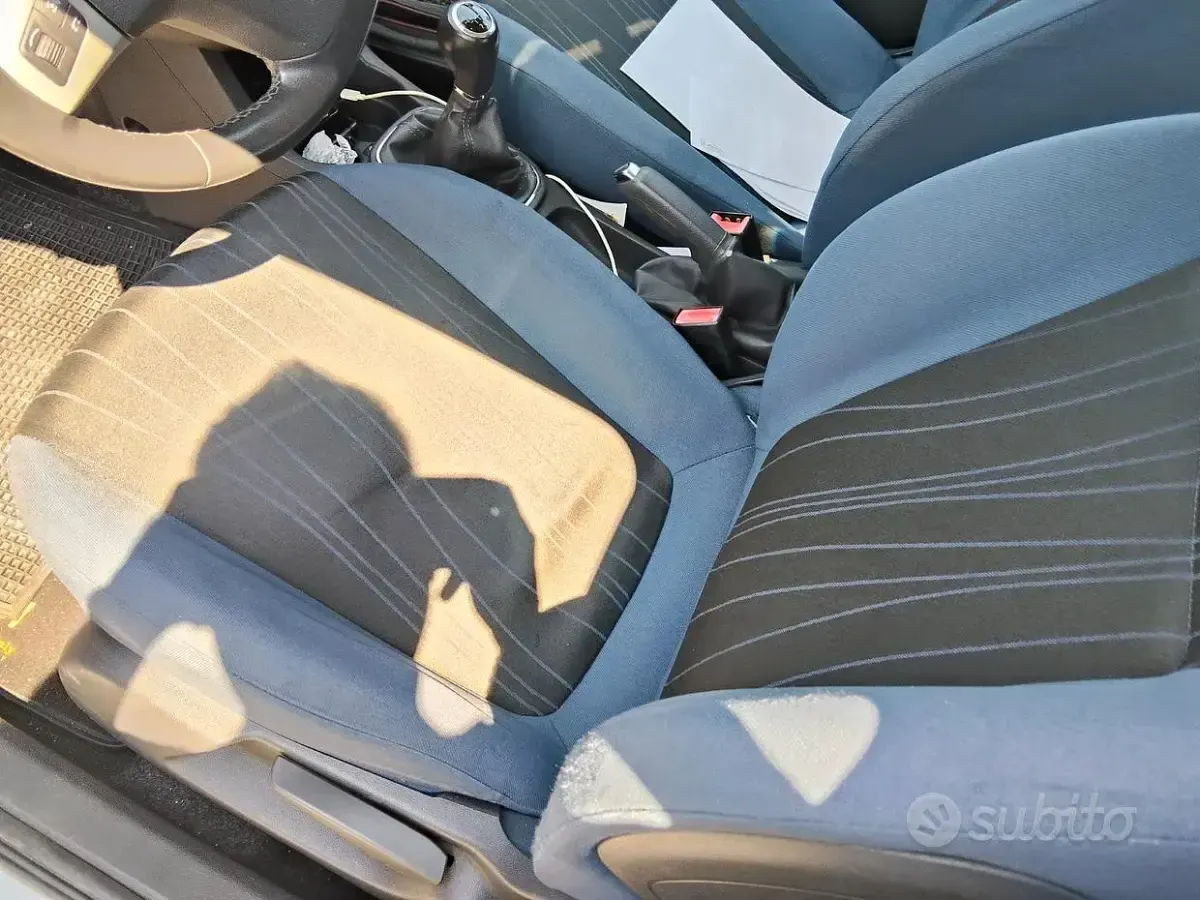 Usata Opel Corsa 75 CV (55 kW) 2009 Bluazzurro Utilitaria