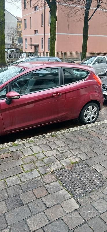 Usata Ford Fiesta 75 CV (55 kW) 2009 Berlina
