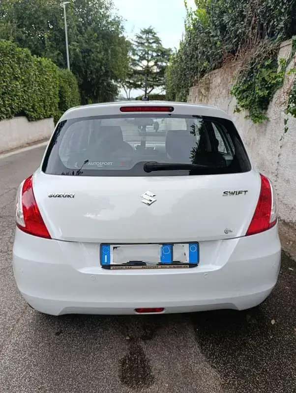 Second-hand Suzuki Swift 75 CP (55 kW) 2014 Hatchback