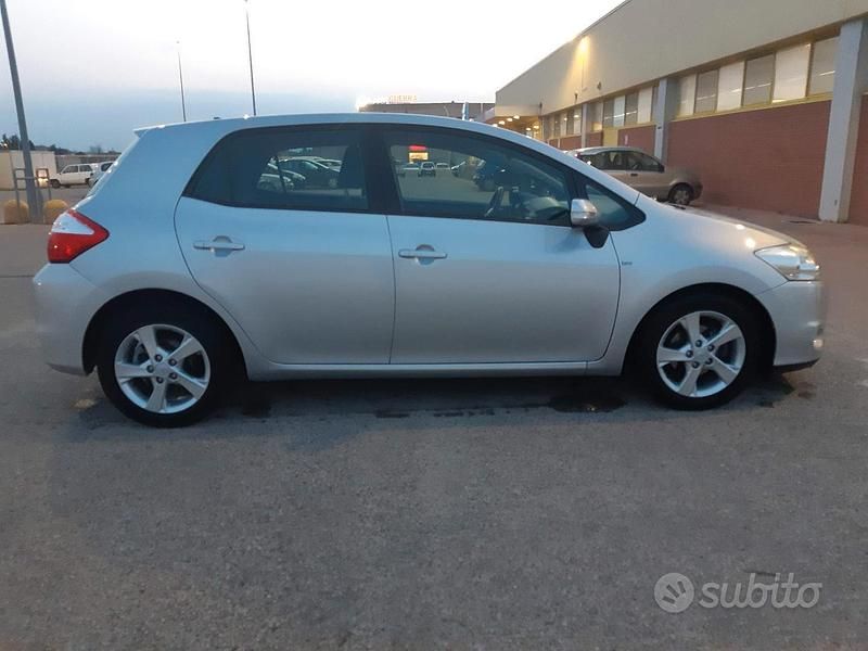 Usata Toyota Auris 90 CV (66 kW) 2011 Berlina