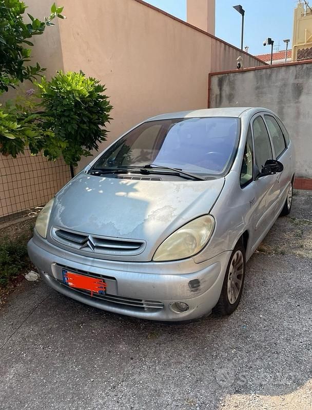 Usata Citroën Xsara Picasso 90 CV (66 kW) 2003 Grigio Monovolume
